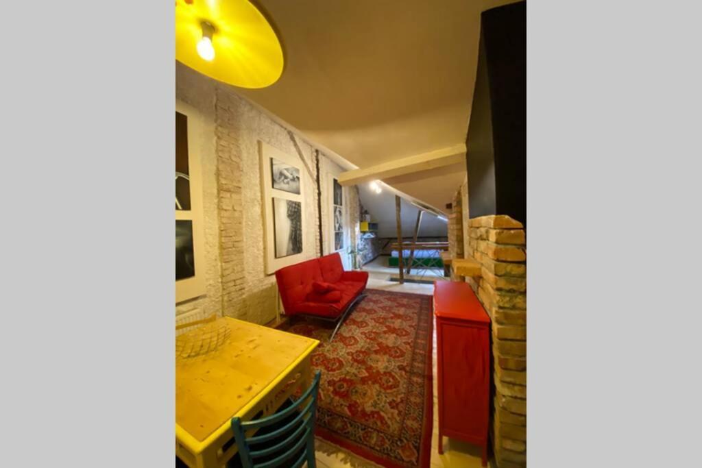 The House A La Cluj Villa Luaran gambar